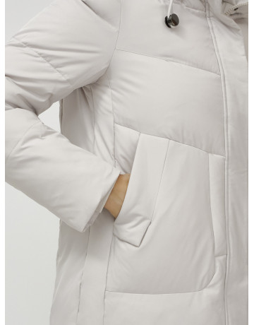 Зимний пуховик с утеплителем: стиль и комфорт.