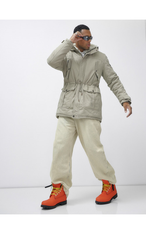 Мужская зимняя парка с меховым капюшоном для активного отдыха.