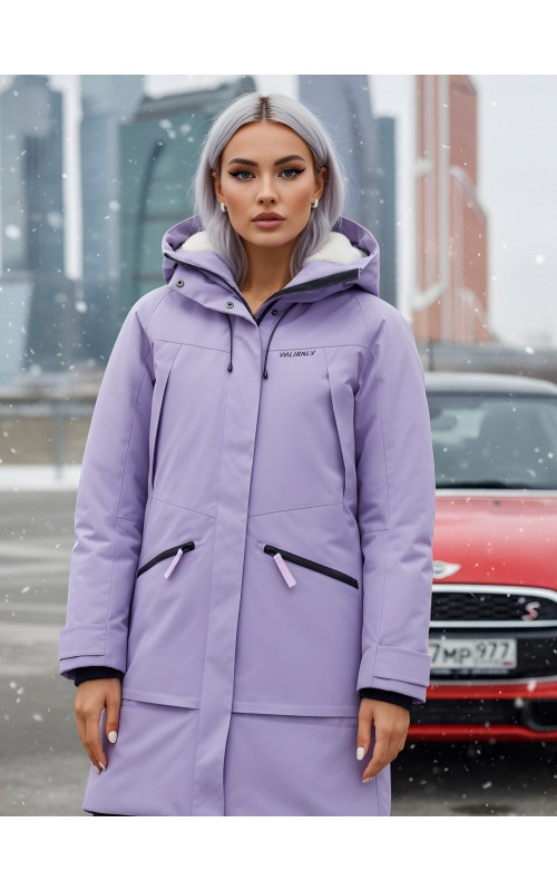 Зимняя женская парка с капюшоном для активного образа жизни.