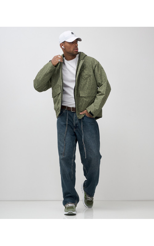 Спортивная мужская куртка «Хит сезона»: стиль и защита в переменчивую погоду