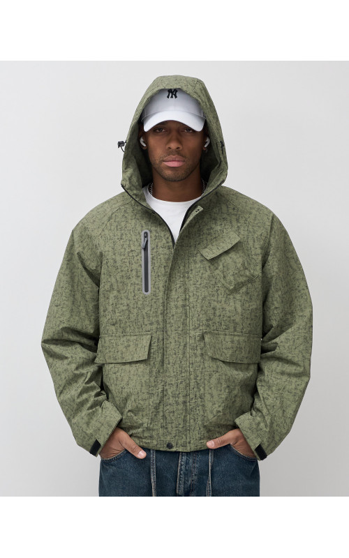 Спортивная мужская куртка «Хит сезона»: стиль и защита в переменчивую погоду