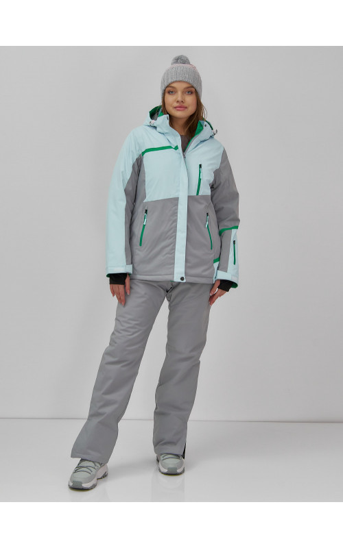 Женский горнолыжный костюм для комфорта и защиты в зимних видах спорта.
