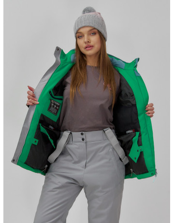 Женский горнолыжный костюм для комфорта и защиты в зимних видах спорта.