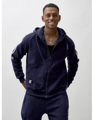 Мужской спортивный демисезонный костюм с начёсом.