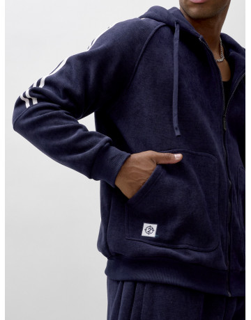 Мужской спортивный демисезонный костюм с начёсом.