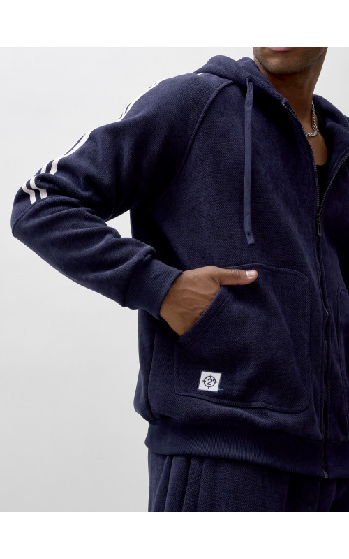 Мужской спортивный демисезонный костюм с начёсом.