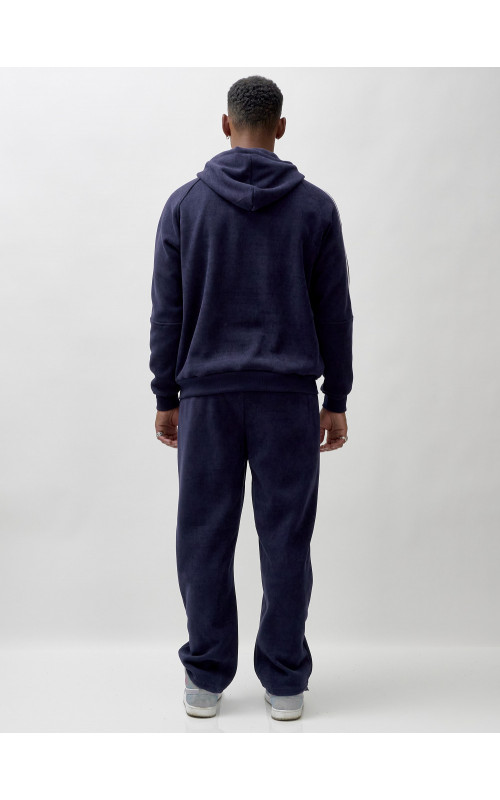 Мужской спортивный демисезонный костюм с начёсом.