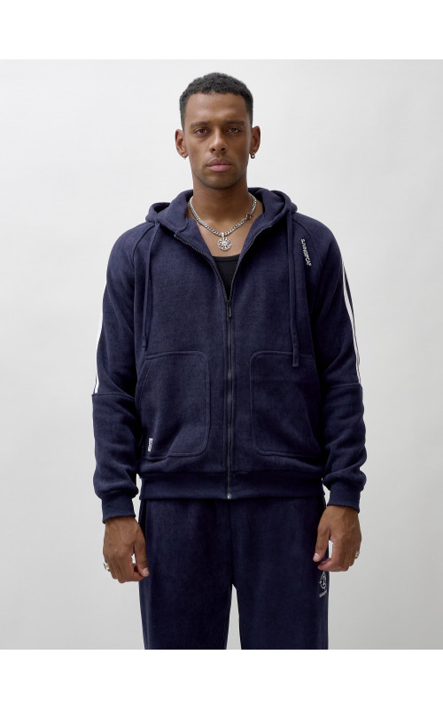 Мужской спортивный демисезонный костюм с начёсом.