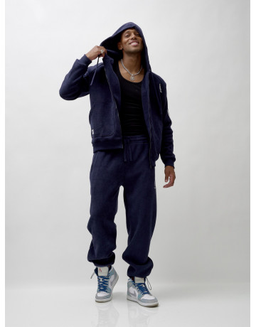 Мужской спортивный демисезонный костюм с начёсом.