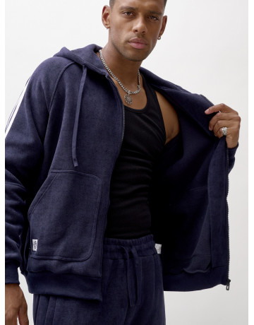 Мужской спортивный демисезонный костюм с начёсом.