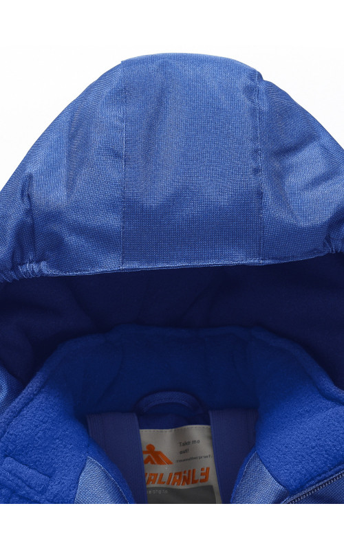 Зимний комбинезон для мальчиков тёплый и удобный.