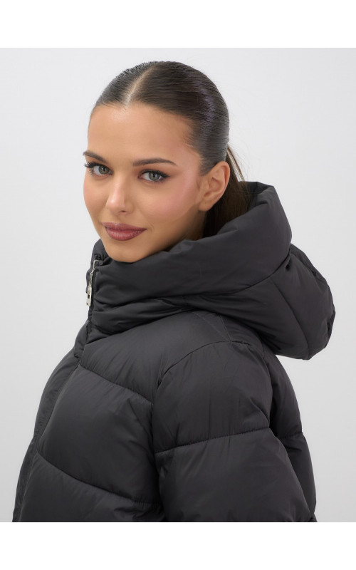 Женская зимняя куртка с капюшоном на резинке, утеплённая, больших размеров.