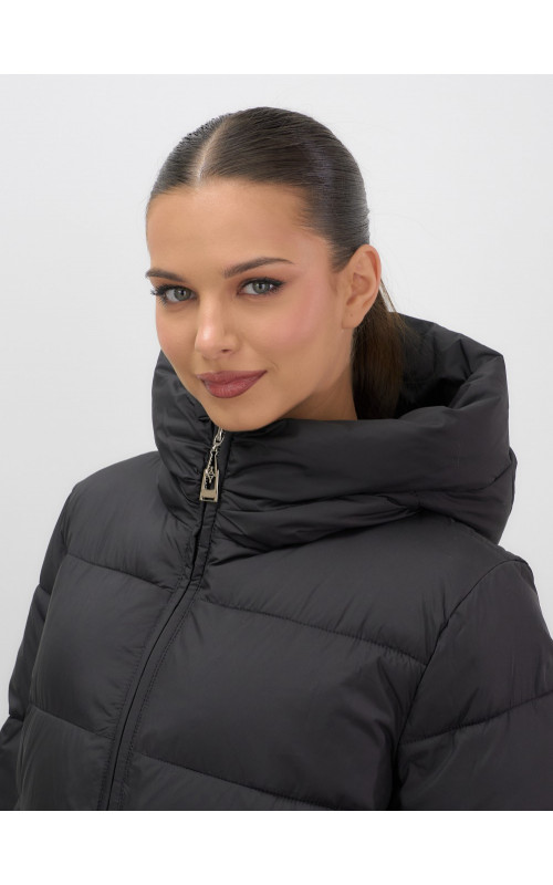 Женская зимняя куртка с капюшоном на резинке, утеплённая, больших размеров.