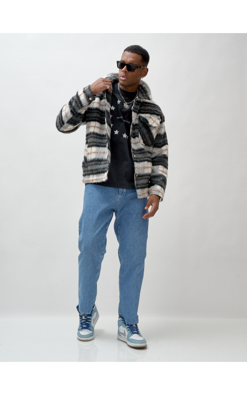 Ворсистая шерстяная рубашка для активного образа жизни.