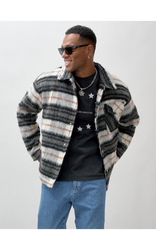 Ворсистая шерстяная рубашка для активного образа жизни.