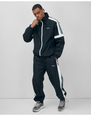 Спортивный костюм для мужчин: весна и лето.