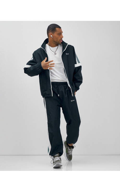 Спортивный костюм для мужчин: весна и лето.