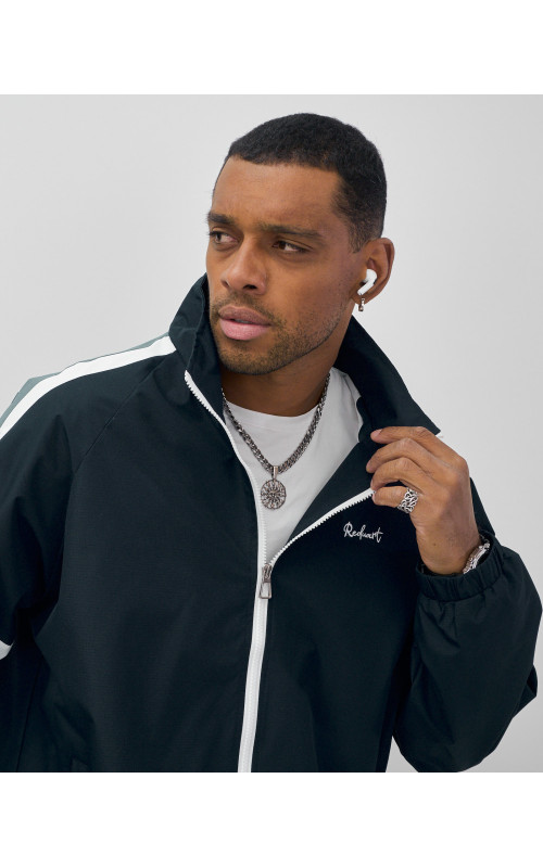 Спортивный костюм для мужчин: весна и лето.