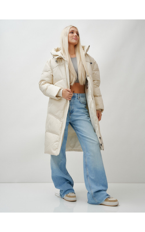 Длинный зимний пуховик с капюшоном для женщин