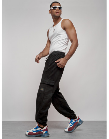 Мужские спортивные штаны прямого кроя из бархатного трикотажа.