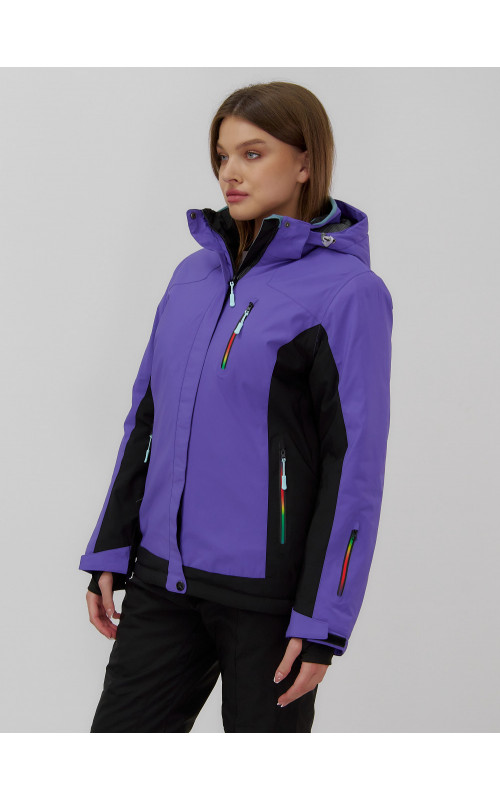 Женский зимний горнолыжный костюм для активного отдыха.