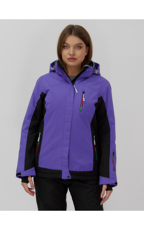 Женский зимний горнолыжный костюм для активного отдыха.