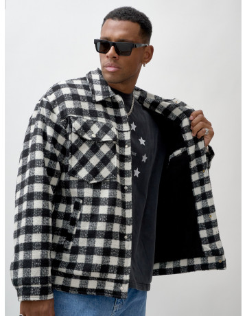 Мужская шерстяная рубашка прямого кроя в клетку.