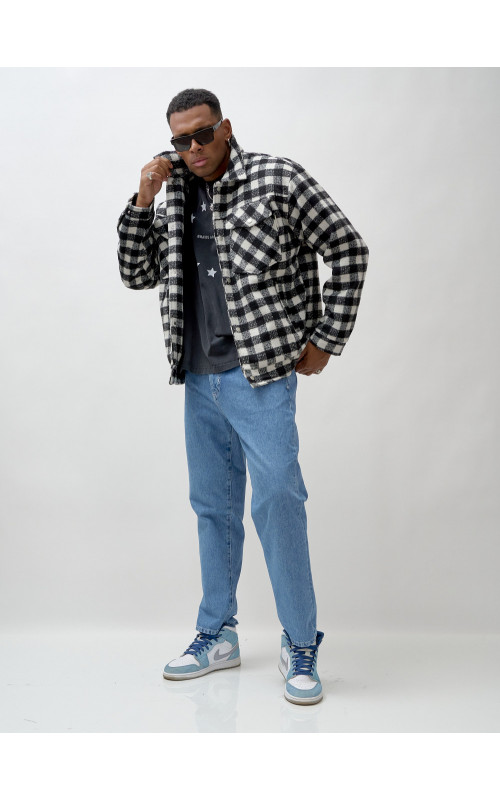 Мужская шерстяная рубашка прямого кроя в клетку.