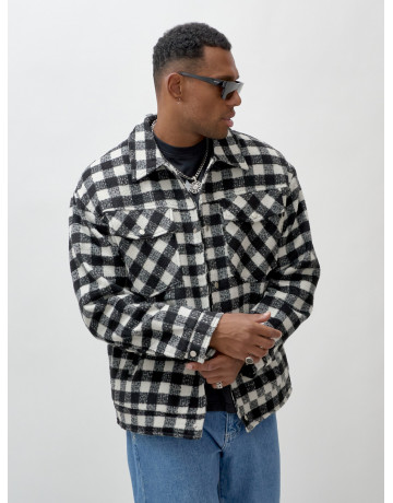 Мужская шерстяная рубашка прямого кроя в клетку.