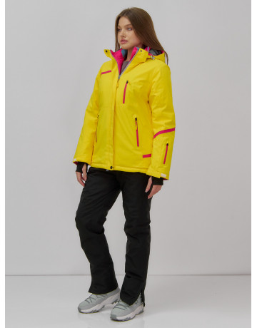 Женский горнолыжный костюм: стиль и комфорт для зимних приключений.