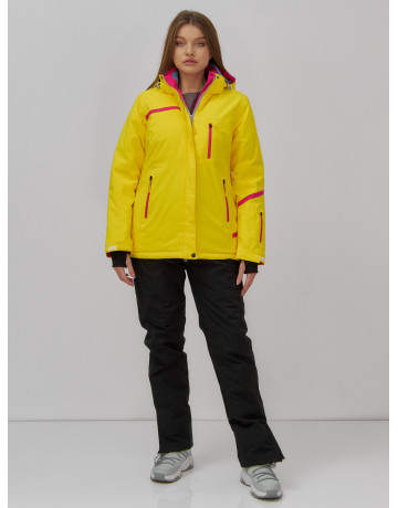 Женский горнолыжный костюм: стиль и комфорт для зимних приключений.