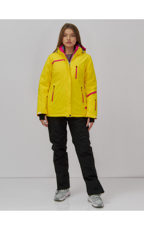 Женский горнолыжный костюм: стиль и комфорт для зимних приключений.