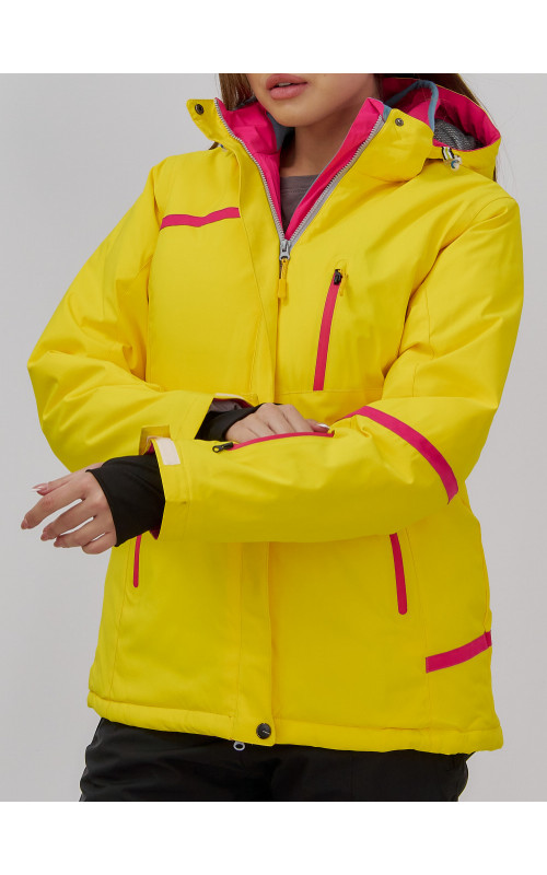 Женский горнолыжный костюм: стиль и комфорт для зимних приключений.