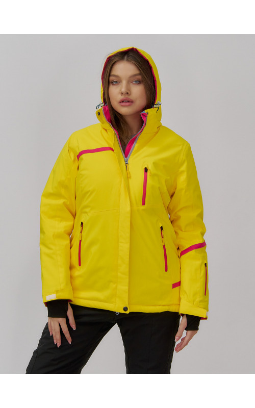 Женский горнолыжный костюм: стиль и комфорт для зимних приключений.