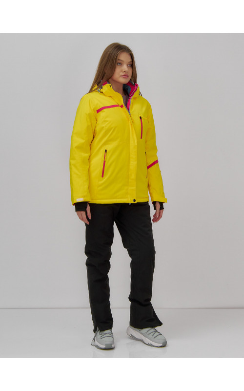 Женский горнолыжный костюм: стиль и комфорт для зимних приключений.