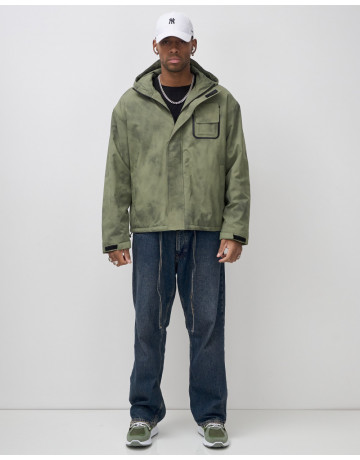 Спортивная мужская куртка для активного отдыха.