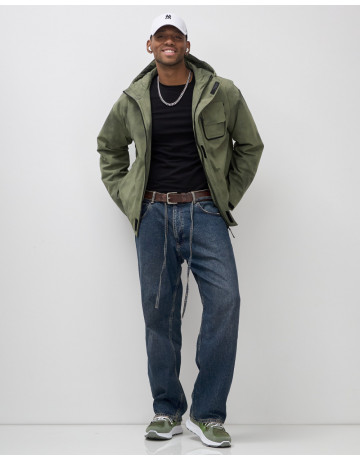 Спортивная мужская куртка для активного отдыха.