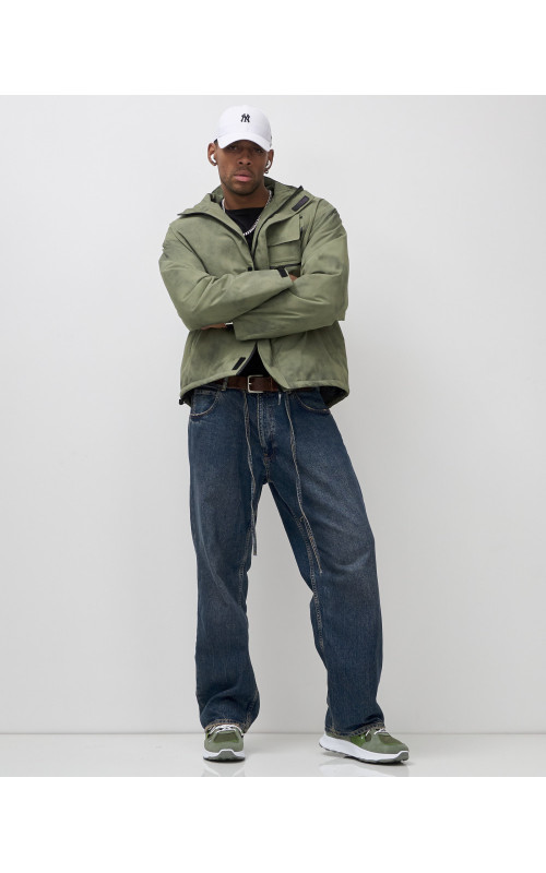 Спортивная мужская куртка для активного отдыха.