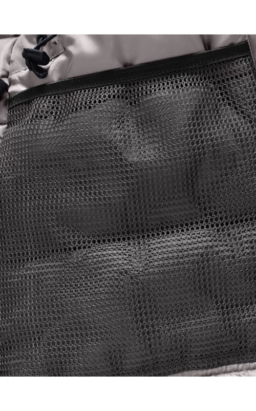 Тёплая детская парка с регулируемой посадкой.