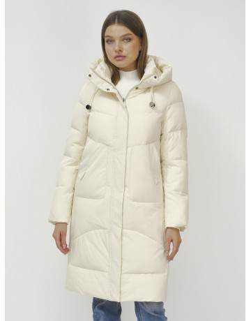 Зимний пуховик с воротником-стойкой.