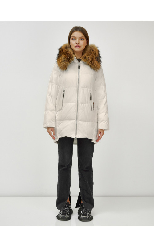 Женская зимняя куртка с меховой опушкой.