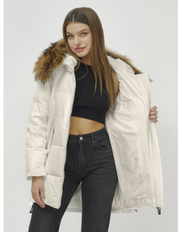 Женская зимняя куртка с меховой опушкой.