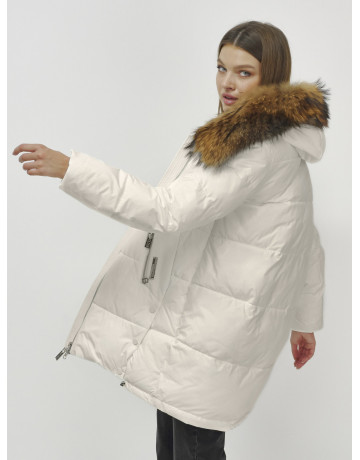 Женская зимняя куртка с меховой опушкой.