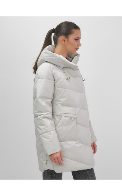 Утеплённая женская куртка с капюшоном для осени и зимы.