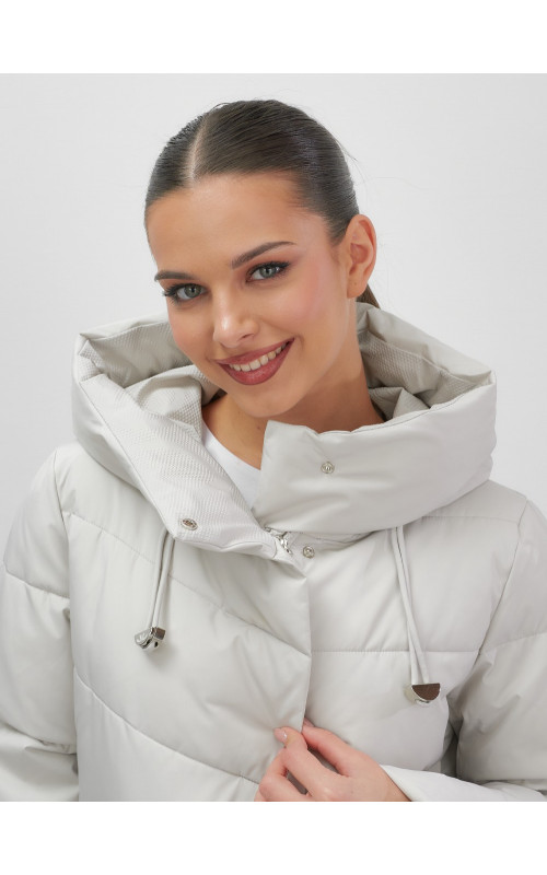 Утеплённая женская куртка с капюшоном для осени и зимы.