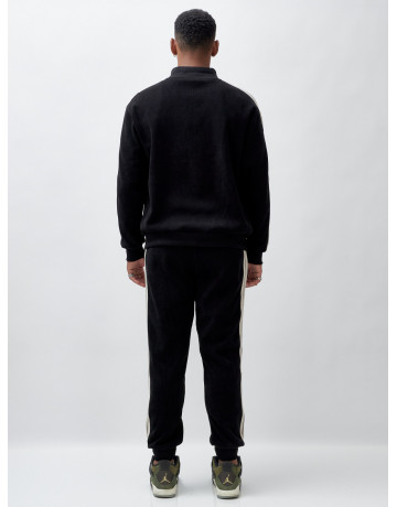 Мужской спортивный утеплённый костюм с начёсом для активного отдыха.