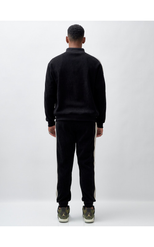 Мужской спортивный утеплённый костюм с начёсом для активного отдыха.