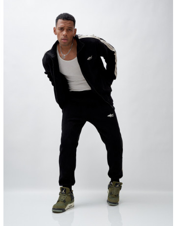 Мужской спортивный утеплённый костюм с начёсом для активного отдыха.