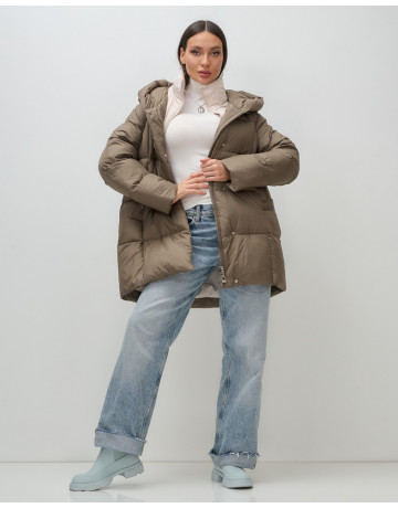 Женская зимняя куртка с капюшоном: стиль и комфорт для холодной зимы