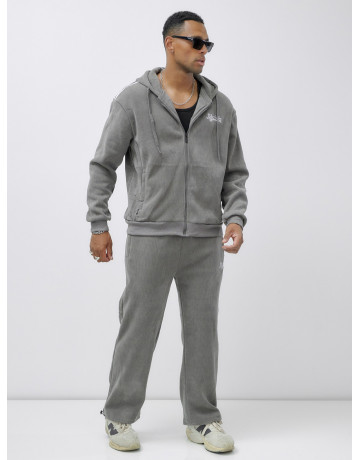 Мужской спортивный костюм для активного образа жизни.